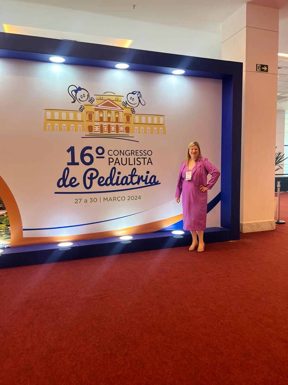 Dra. Elisiane Elias palestrando no 16º Congresso Paulista de Pediatria 2024